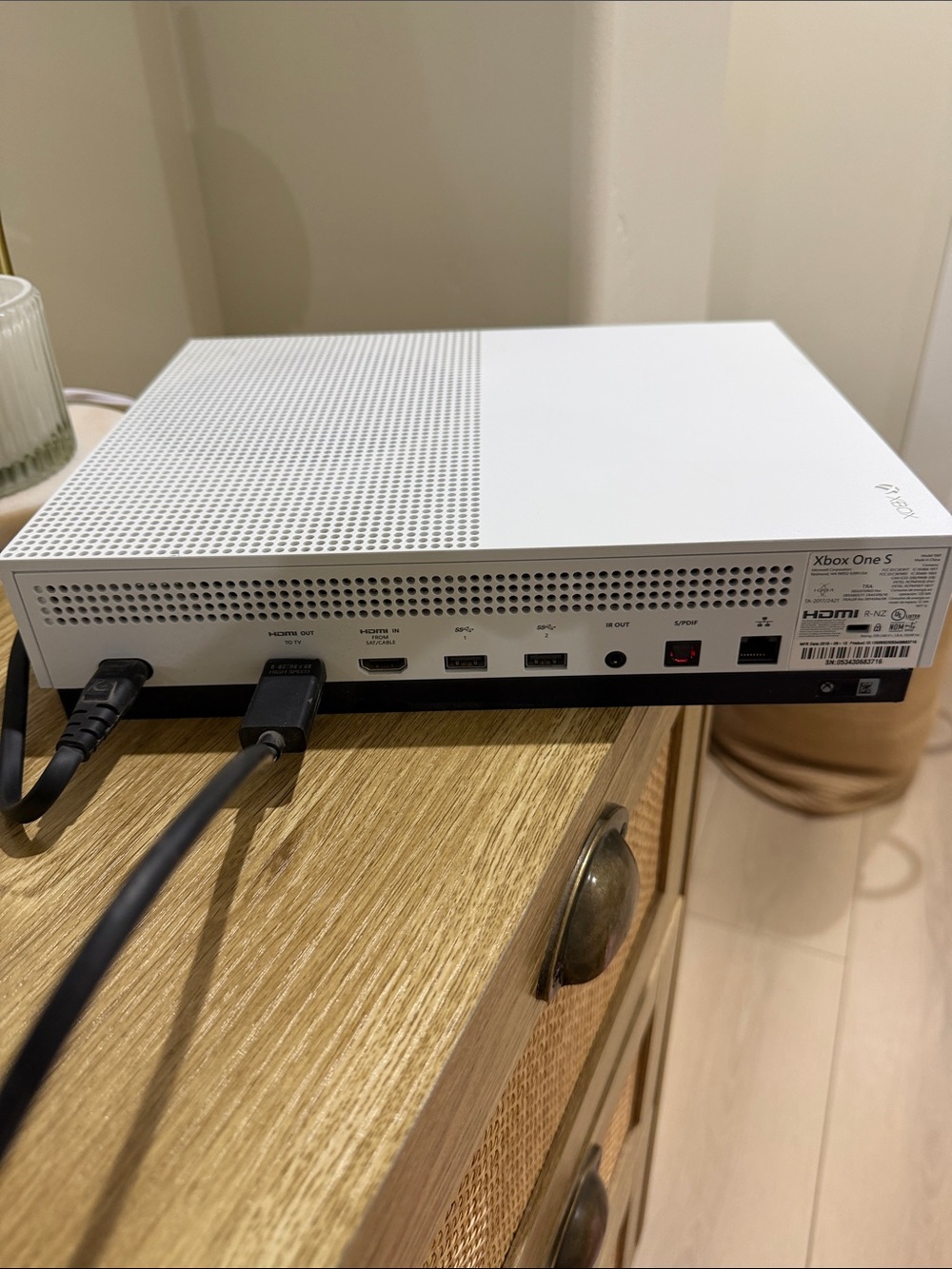 Microsoft Xbox One S Console in White - Picture 5 of 11